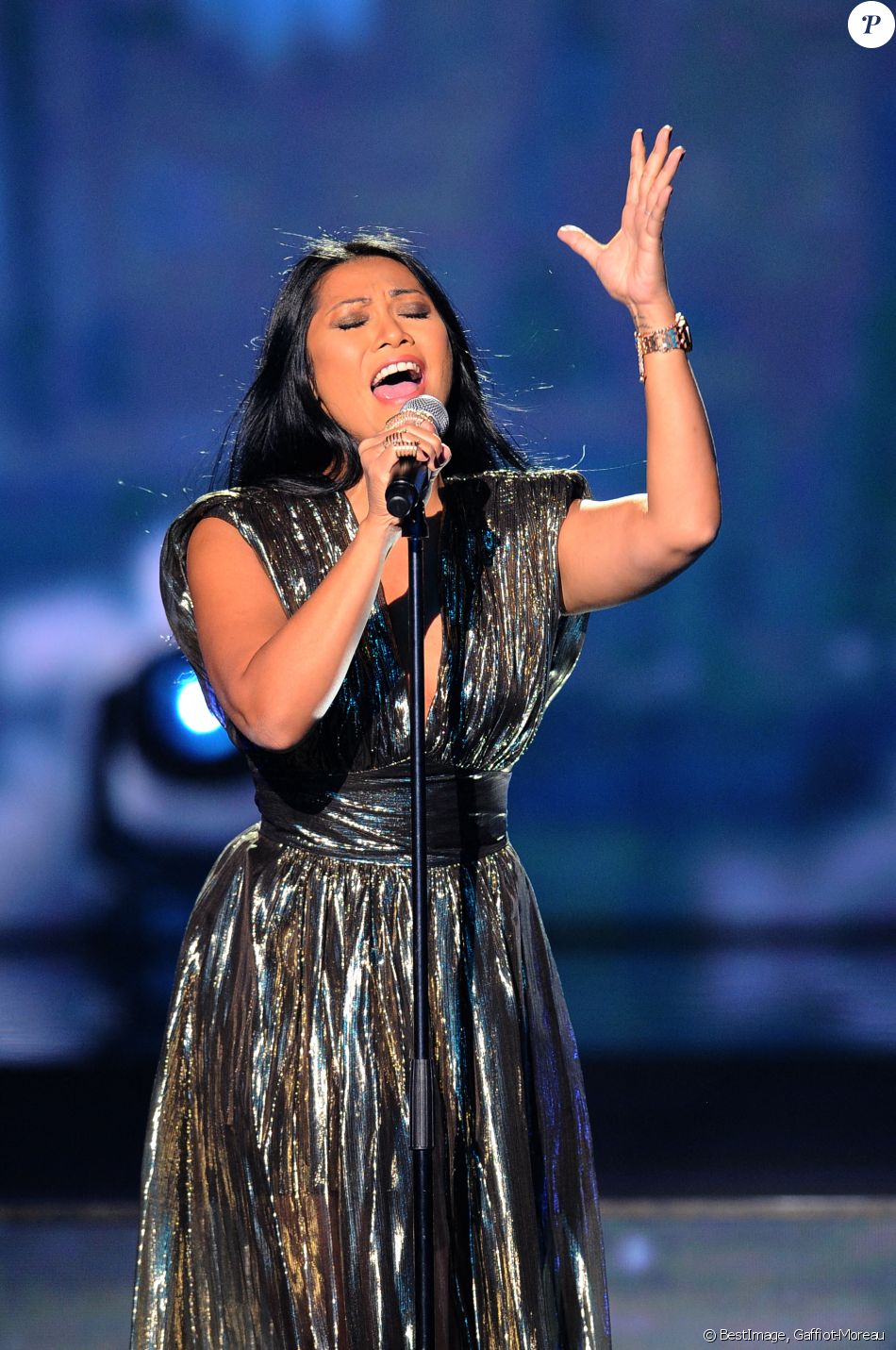 Exclusif - Anggun - Enregistrement de la 2ème partie de soirée de l'émission "La Chanson secrète 7" à la Scène musicale à Paris, qui sera diffusée le 15 janvier 2021 sur TF1. Après le succès des précédentes éditions, " LA CHANSON SECRETE ", présentée par N.ALIAGAS et produite par DMLS TV, revient sur TF1. 8 artistes ne savent rien de ce qui va se passer pour eux ! Ils ont accepté de jouer le jeu, de se laisser totalement surprendre, émouvoir, parfois même déstabiliser car ils vont découvrir en même temps que les téléspectateurs une surprise : une chanson qui leur est chère revisitée et réinterprétée par un artiste. Des mises en scène spectaculaires au service de l'émotion... Et des émotions fortes pour l'artiste assis dans le fauteuil grâce à la venue sur le plateau de proches et d'invités inattendus. Les téléspectateurs seront aux premières loges pour vivre ces moments d'intimité musicale rare. © Gaffiot-Moreau / Bestimage
