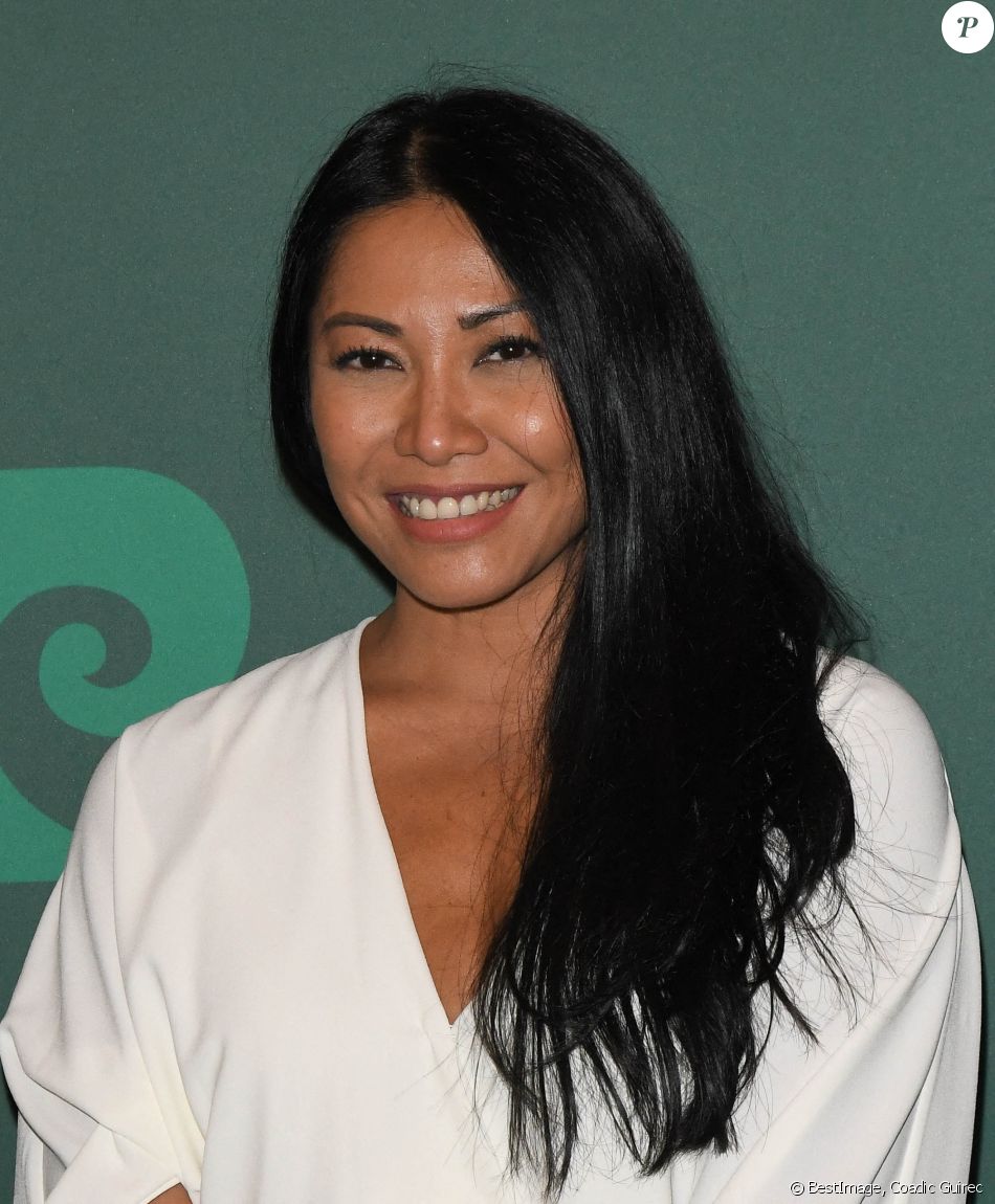 Anggun - Photocall - Soirée exceptionnelle en l'honneur de Pierre Cardin à l'occasion des 70 ans de sa maison de couture et projection du film documentaire "House of Cardin" suivi d'un cocktail au théâtre du Châtelet à Paris © Coadic Guirec/Bestimage