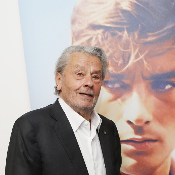 Exclusif - Alain Delon donne une master class au 72ème Festival du Film de Cannes alors qu'il s'apprête à recevoir une Palme d'Or d'honneur pour l'ensemble de sa carrière, Cannes, le 19 mai 2019. ©Denis Guignebourg/BestImage