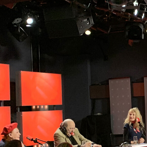 Exclusif - La chanteuse Régine, Marc Lambron, Arielle Dombasle, Helena Noguerra et Laurent Ruquier lors de l'enregistrement de l'émission de radio "Les Grosses Têtes" sur RTL à Paris. Le 22 janvier 2020 