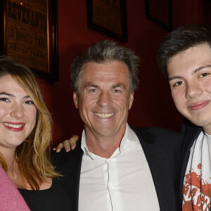 Bruno Gaccio et ses enfants Charlotte Gaccio et Enzo Gaccio - Backstage de la 150ème représentation de la pièce "Je préfère qu'on reste amis" au Théâtre Antoine à Paris le 5 novembre 2014.