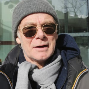 Exclusif - Franck Dubosc à la sortie des studios de radio RTL à Paris. Le 11 février 2020 © Panoramic / Bestimage 