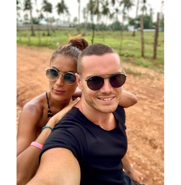 Wafa et Oliver sur le tournage de "La Bataille des couples", en République Dominicaine, le 24 mai 2019