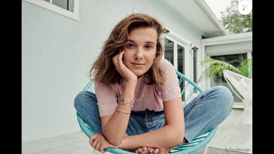 Millie Bobby Brown dans la campagne de bijoux Pandora, dont elle a dessiné quelques modèles
