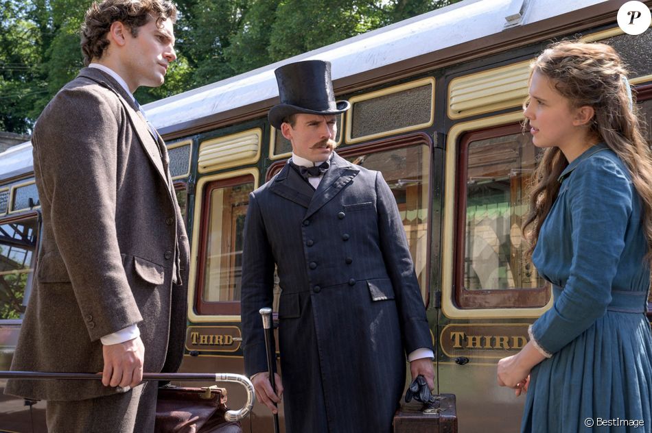 Netflix a publié des photos de Millie Bobby Brown qui joue le rôle principal dans le nouveau film "Enola Holmes", la soeur de Sherlock Holmes, le 28 juin 2020.
