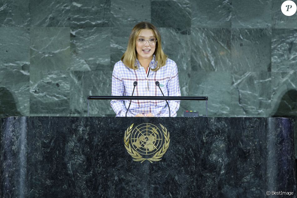 Millie Bobby Brown, Ambassadrice de l'UNICEF, a prononcé un discours à l'ONU pour l'anniversaire de la convention des droits de l'enfant. Le 20 novembre 2019