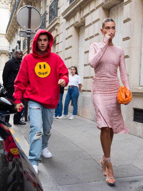 Justin Bieber et sa femme Hailey (Baldwin) vont dîner au restaurant Le Stresa à Paris, France, le 21 juin 2021. 