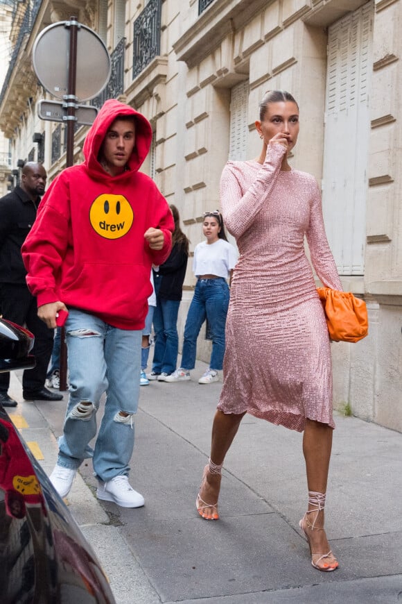 Justin Bieber et sa femme Hailey (Baldwin) vont dîner au restaurant Le Stresa à Paris, France, le 21 juin 2021. 