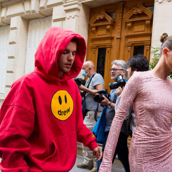 Justin Bieber et sa femme Hailey (Baldwin) vont dîner au restaurant Le Stresa à Paris, France, le 21 juin 2021. 