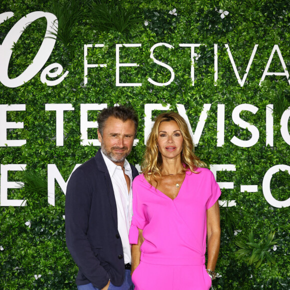 Alexandre Brasseur et Ingrid Chauvin au photocall de la série "Demain nous appartient" lors du 60ème Festival de Télévision de Monte-Carlo au Grimaldi Forum à Monaco, le 19 juin 2021. 