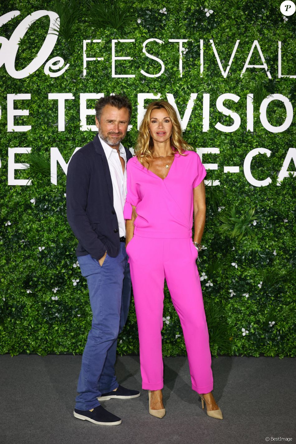 Alexandre Brasseur et Ingrid Chauvin au photocall de la série "Demain nous appartient" lors du 60ème Festival de Télévision de Monte-Carlo au Grimaldi Forum à Monaco, le 19 juin 2021.