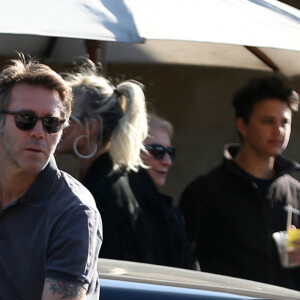 Le prince Emmanuel-Philibert de Savoie - Le prince Emmanuel-Philibert de Savoie est au volant de la voiture "Shelby Cobra" sport de Johnny avec Laeticia Hallyday direction le restaurant SoHo House de Malibu en famille à Los Angeles, le 3 novembre 2019.