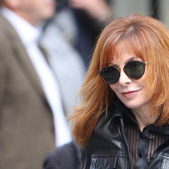Mylène Farmer lors des obsèques de Jean Rochefort en l'église Saint-Thomas d'Aquin à Paris, le 13 octobre 2017. 