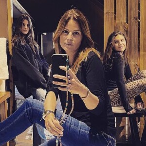 Cécile Siméone avec ses deux filles Jade et Devone