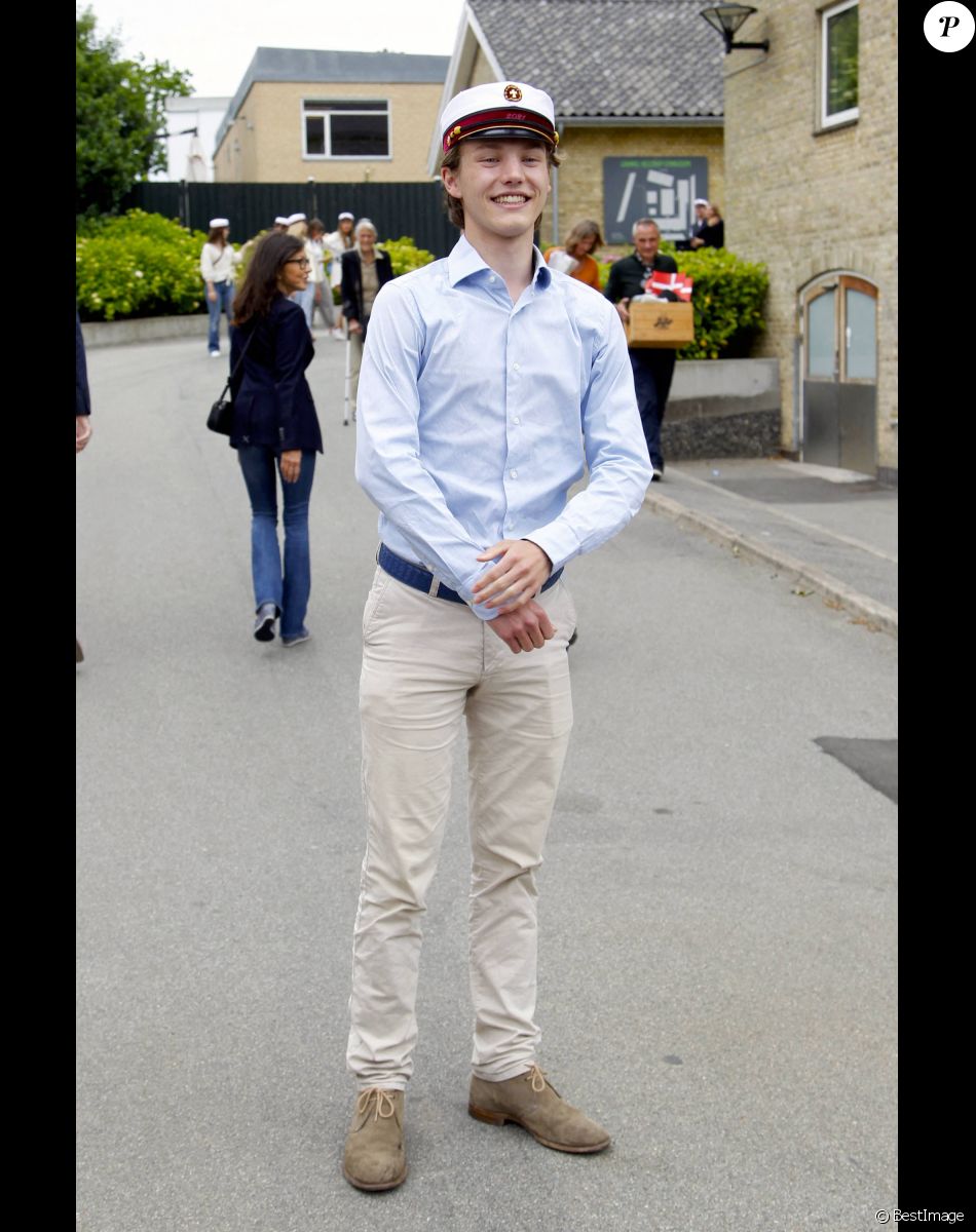 Cérémonie de remise des diplômes du prince Felix au gymnase Gammel Hellerup à Hellerup, le 23 juin 2021.
