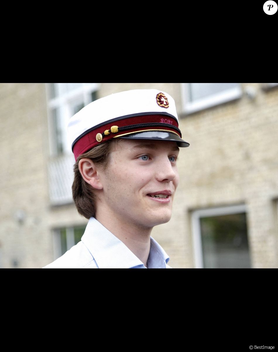 Cérémonie de remise des diplômes du prince Felix au gymnase Gammel Hellerup à Hellerup, le 23 juin 2021.