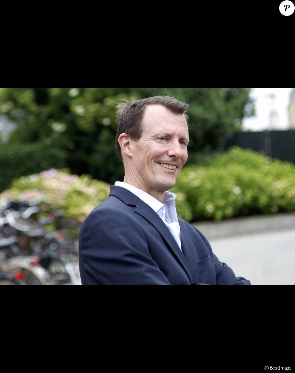 Le prince Joachim de Danemark - Cérémonie de remise des diplômes du prince Felix au gymnase Gammel Hellerup à Hellerup, le 23 juin 2021.