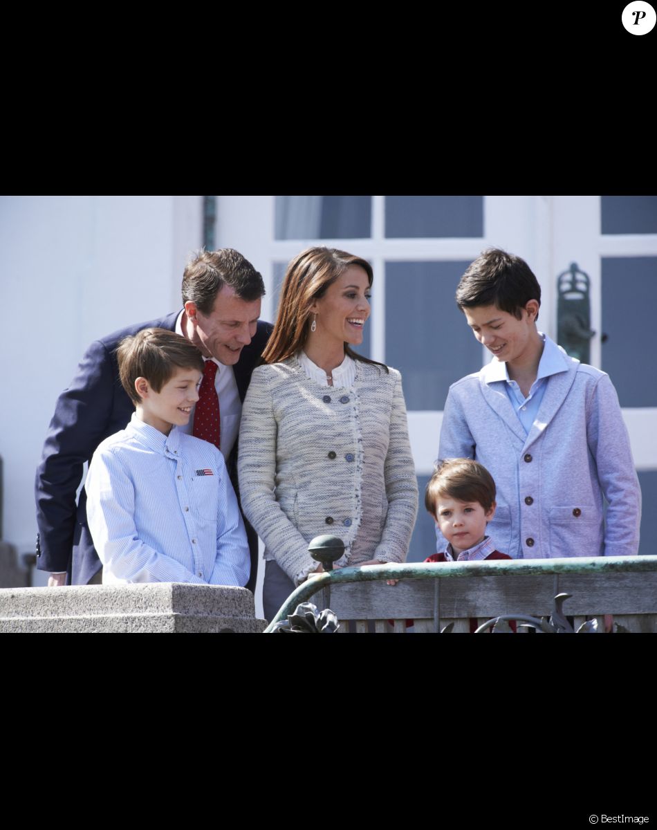 Le prince Joachim de Danemark, la princesse Marie de Danemark et leurs enfants les princes Nikolai, Felix, et Henrik de Danemark - La famille royale de Danemark célèbre l'anniversaire de la reine Margrethe de Danemark (74 ans) à Copenhague, le 16 avril 2014.