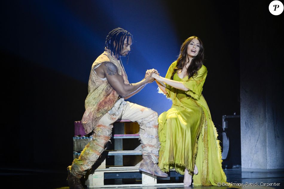 Exclusif - Jay et Hiba Tawaji - Comédie musicale "Notre Dame de Paris" à Roubaix le 5 novembre 2016. © Patrick Carpentier / Bestimage