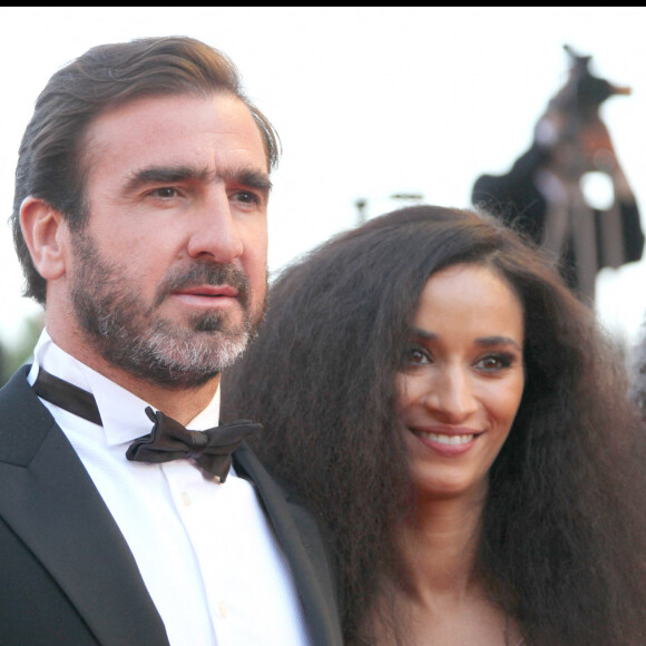 Eric Cantona et Rachida Brakni - Montée des marches du film "Looking for Eric" - 62e Festival de Cannes. 2009.