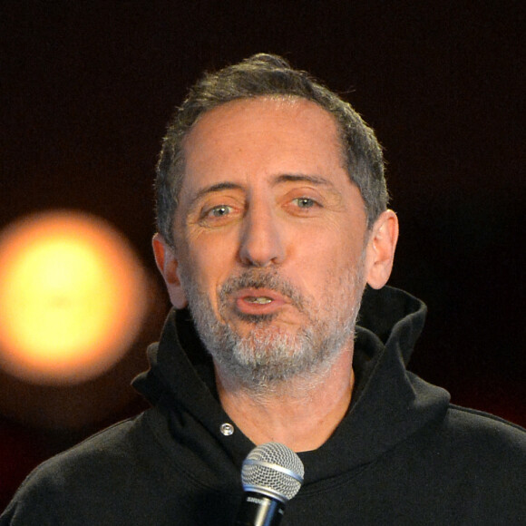 Gad Elmaleh lors du livestream "CamKev Comedy and Songs" de C.Lellouche et de K.Adams sur la plateforme de streaming Gigson.live au théâtre Mogador à Paris, France, le 5 avril 2021. © Veeren/Bestimage 