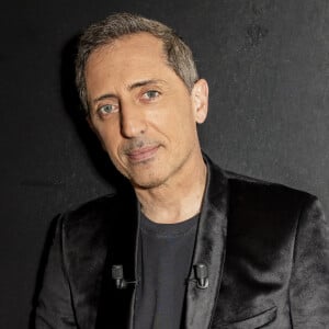 Gad Elmaleh lors de l'enregistrement de l'émission Touche Pas à Mon Poste (TPMP), dernière de l'année 2020, à Paris le 17 décembre 2020. © Jack Tribeca / Bestimage