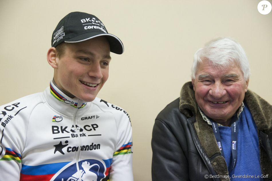 Archives - Mathieu van der Poel et son grand-père Raymond Poulidor lors du cyclocross de Lignières le 17 janvier 2016. © Gwendoline Le Goff / Panoramic / Bestimage