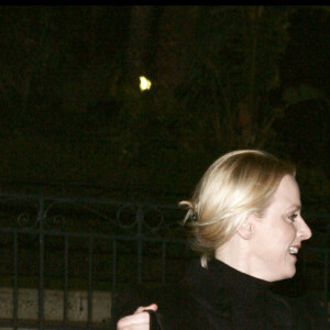 Le prince Albert de Monaco et Charlene Wittstock dans les jardins du casino de Monte-Carlo en 2008.