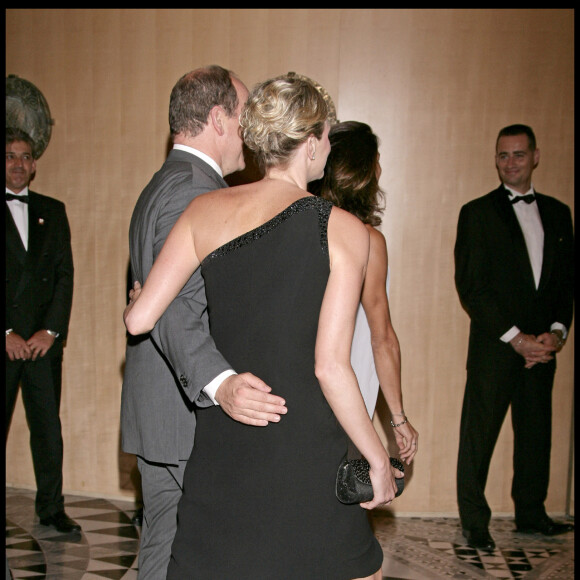 Le prince Albert de Monaco et Charlene Wittstock au gala de l'association Fight Aids Monaco en 2009.