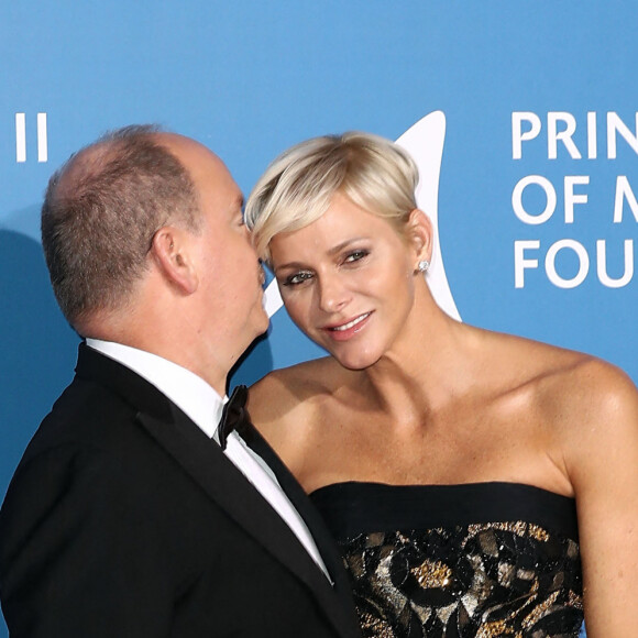 Le prince Albert II de Monaco et la princesse Charlene lors du 1er "Gala pour l'Océan de Monte-Carlo" sur les terrasses de l'Opéra à Monaco, le 28 septembre 2017. © Bruno Bebert/Bestimage