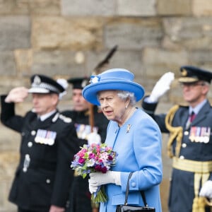 La reine Elisabeth II d'Angleterre et le prince William, duc de Cambridge, assistent à la cérémonie des clés devant le palais d'Holyroodhouse à Edimbourg, moment où la souveraine se voit remettre les clés de la ville. Cet événement marque le début la semaine de Holyrood, que la reine consacre chaque année à l'Ecosse. Le 28 juin 2021.