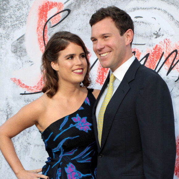 La princesse Eugenie d'York et son mari Jack Brooksbank - Photocall de la soirée "The Serpentine Summer Party" dans les jardins de Kensington à Londres.