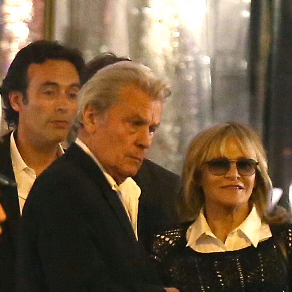 Exclusif - Alain et Nathalie Delon avec leur fils Anthony - Le clan Delon réuni à l'occasion des 50 ans de Anthony Delon au Mandarin Hotel. Paris le 2 octobre 2014