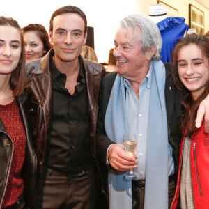 Exclusif - Alain Delon avec ses petites filles Loup et Liv et son fils Anthony Delon - Lancement de la marque de vêtements de cuir "Anthony Delon 1985" chez Montaigne Market à Paris. Le 7 mars 2017 © Philippe Doignon / Bestimage