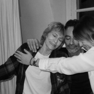 Anthony Delon, sa mère Nathalie Delon et sa fiancée Sveva Alviti, sur Instagram le 22 janvier 2021.