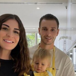 Martika aux fourneaux avec son mari Umberto et leur fille Mia, le 11 mars 2021