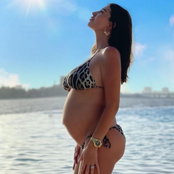 Martika de "Mamans & Célèbres" enceinte et en bikini, mai 2021