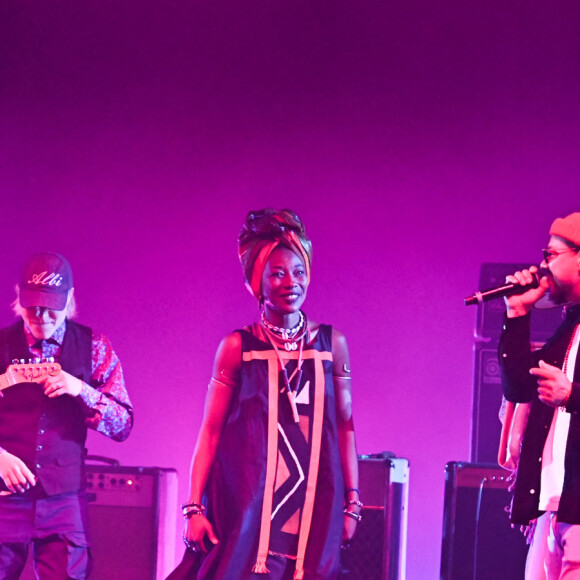 Exclusif - Keziah Jones, Élodie Frégé, Albi, Fatoumata Diawara, Ben l'Oncle Soul et Rossy De Palma au concert solidaire "Ensemble à l'Olympia" avec l'association Elisecare, au profit des enfants de la guerre, à l'Olympia. Paris, le 30 juin 2021. © Guirec-Gaffiot / Bestimage