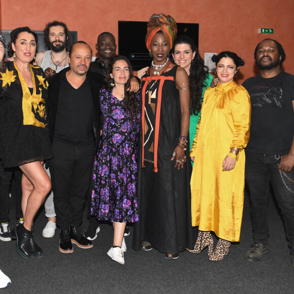 Exclusif - Albi, Rossy de Palma, Waxx, David Donatien, Yael Naim, Fatoumata Diawara, Élise Boghossian et Emel Mathlouthi dans les coulisses du concert solidaire "Ensemble à l'Olympia" avec l'association Elisecare, au profit des enfants de la guerre, à l'Olympia. Paris, le 30 juin 2021. © Guirec-Gaffiot / Bestimage