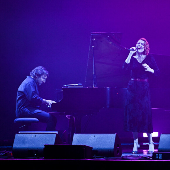 Exclusif - André Manoukian et Elodie Frégé au concert solidaire "Ensemble à l'Olympia" avec l'association Elisecare, au profit des enfants de la guerre, à l'Olympia. Paris, le 30 juin 2021. © Guirec-Gaffiot / Bestimage