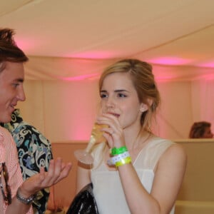 Emma Watson et Francis Boulle lors de l'after party Cartier International Polo, à Smiths Lawn, Windsor, en Angleterre.