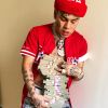 6ix9ine millionnaire, il refuse d'aider son père SDF : "Mon père biologique m'a abandonné"