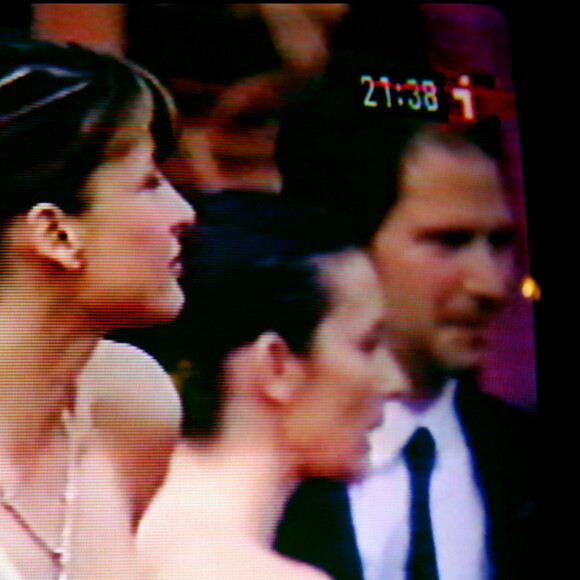 Sophie Marceau laisse voir un sein lors de sa venue au Festival de Cannes en 2005.