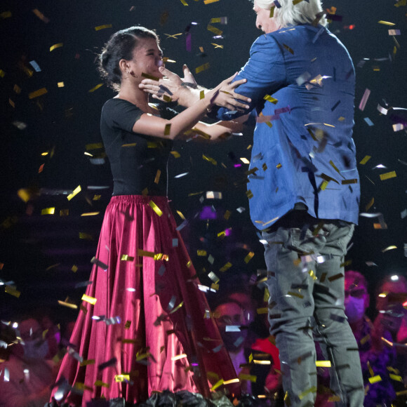 Patrick Sebastien et sa fille Lily - Surprises Enregistrement de l'émission "La Chanson secrète 6" à la Scène musicale à Paris, qui sera diffusée le 12 décembre sur TF1. Le 8 septembre 2020 Après le succès des précédentes éditions, " LA CHANSON SECRETE ", présentée par N.ALIAGAS et produite par DMLS TV, revient sur TF1. © Gaffiot-Moreau / Bestimage