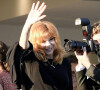 Mylène Farmer pose depuis l'hôtel Martinez, à Cannes