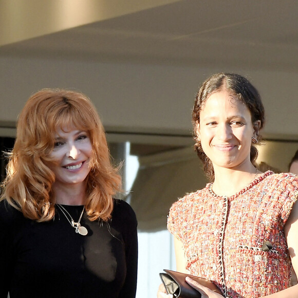 Mylène Farmer et Mati Diop depuis l'hôtel Martinez, à Cannes, le 5 juillet 2021