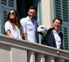 Hugo Lloris, le gardien avec sa femme Marine et Christian Estrosi, le maire de Nice, sur le balcon de la mairie de Nice le 18 juillet 2018. © Bruno Bebert/ Bestimage