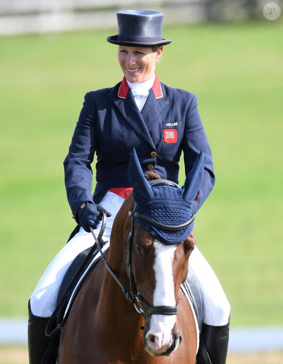 Zara Philips (Tindall) en détente sur son cheval "Class Affair" avant un concours de dressage au Burnham Market International Horse le 18 septembre 2020.