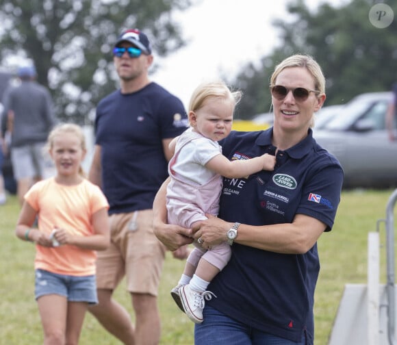 Zara Tindall, son mari Mike et leurs enfants Mia et Lena au "Festival of British Eventing" à Gatcombe Park. Le 3 août 2019