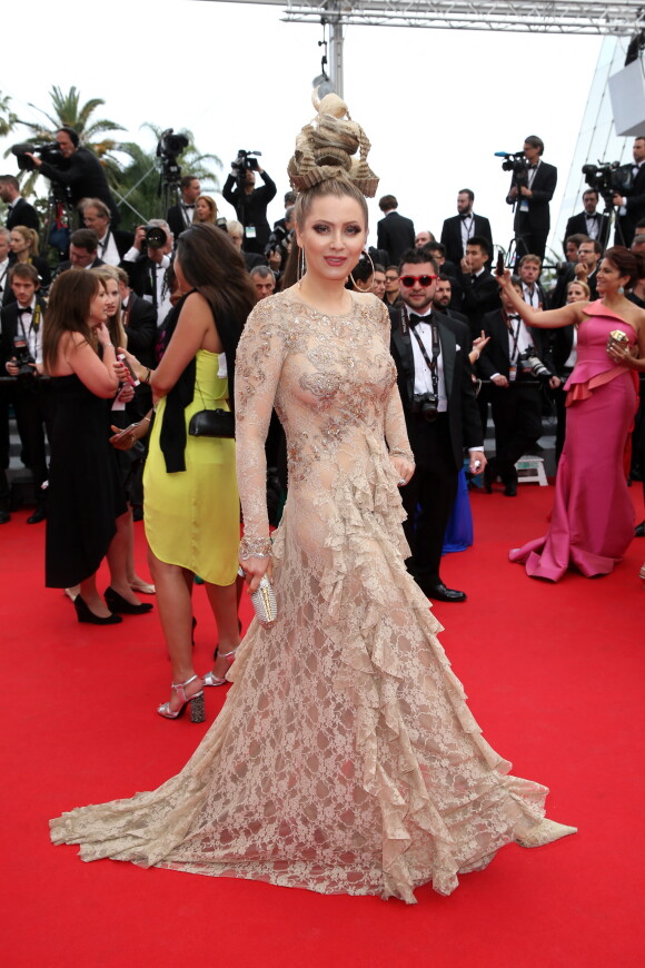 Elena Lenina - Montée des marches du film "Dragon 2" lors du 67e Festival du film de Cannes. Le 16 mai 2014.